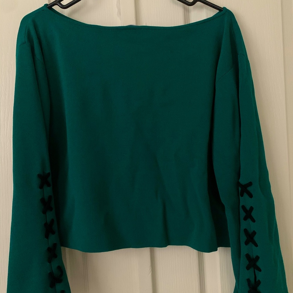 Bebe green sweater size Medium for woman